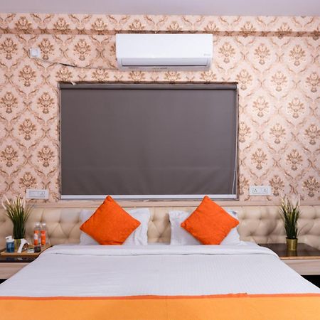 Iris At Nest Hotel Haidarábád Kültér fotó